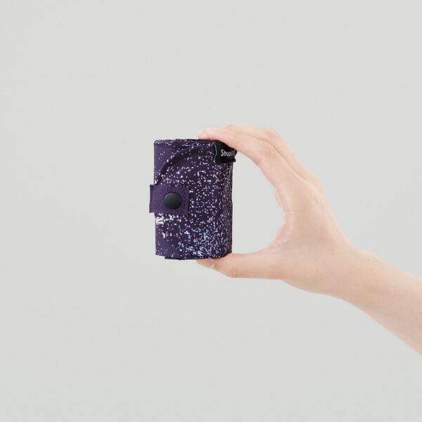 shupatto-recycled-bag-S489DS-diamond-sky-roll-in-hand-600x600