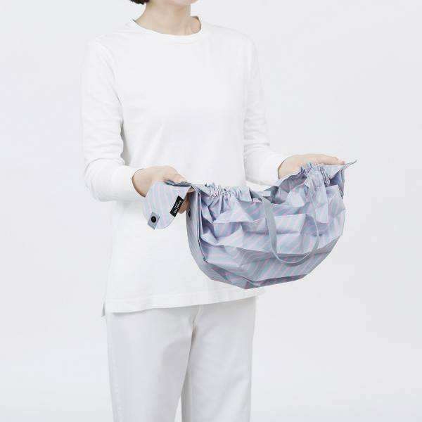 shupatto-compact-foldable-bag-m-morning-sun-step-1