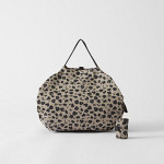 shupatto-compact-foldable-bag-m-paw-marks-with-roll-600x600