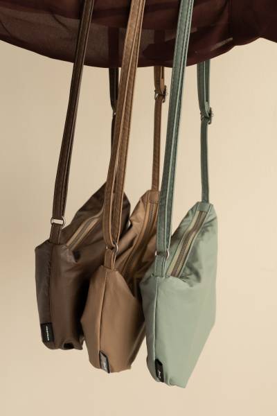 Tinne_Mia - cross body bag - velvet tones