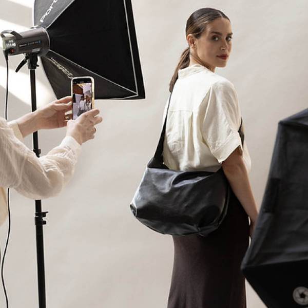 Lot bold cross body bag black3