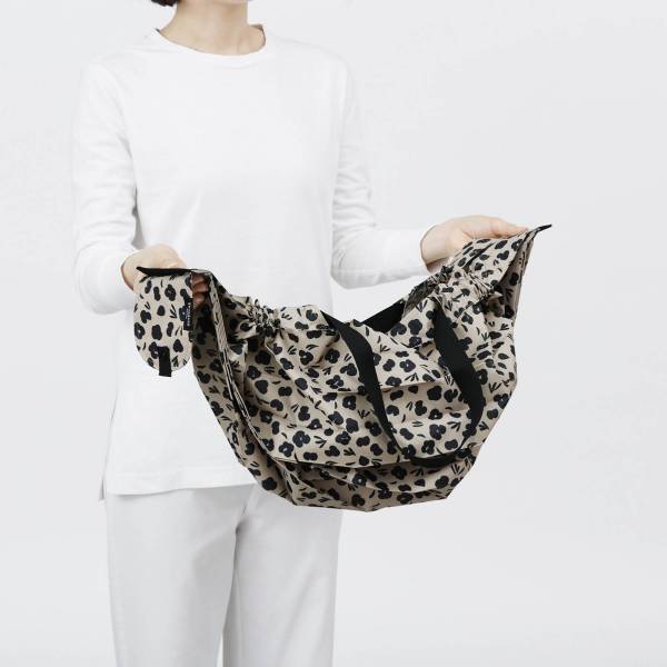  Shupatto foldable shopping bag L Paw Marks_3